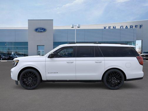 Star White Metallic Tri-Coat 2026 Ford Expedition Max Platinum