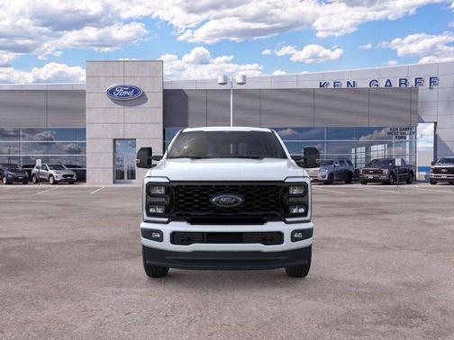 Star White Metallic Tri-Coat 2026 Ford F-350 Lariat