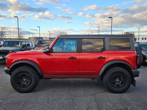 HOT PEPPER RED MET TINT CC 2024 Ford Bronco WILDTRAK