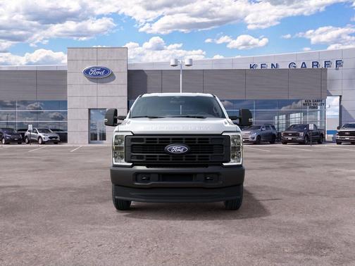 Oxford White 2027 Ford F-250 XL