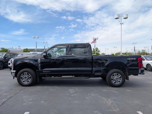 AGATE BLACK 2025 Ford F-350 LARIAT SUPER DUTY