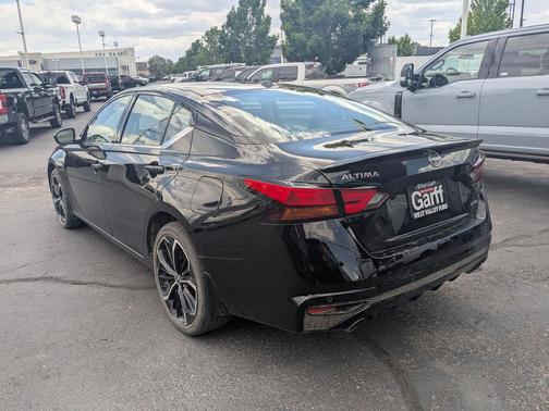 Super Black 2024 Nissan Altima 2.5 SR
