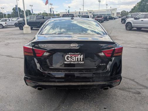 Super Black 2024 Nissan Altima 2.5 SR