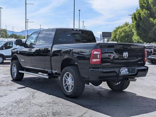 Diamond Black Crystal Pearlcoat 2020 RAM 3500 Big Horn