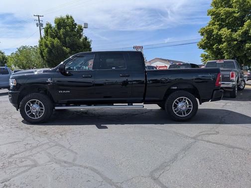 Diamond Black Crystal Pearlcoat 2020 RAM 3500 Big Horn