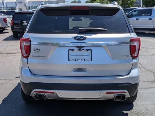Ingot Silver 2017 Ford Explorer Platinum