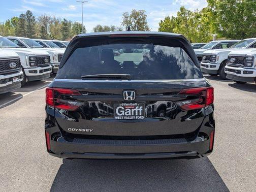 Crystal Black Pearl 2025 Honda Odyssey EX-L