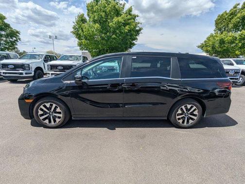 Crystal Black Pearl 2025 Honda Odyssey EX-L