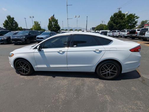 Oxford White 2017 Ford Fusion SE