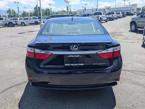 Deep Sea Mica 2015 Lexus ES 300h Base