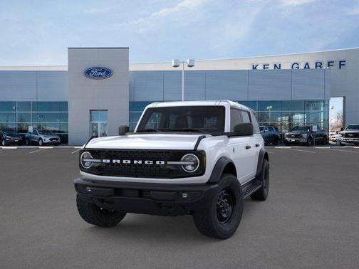 Oxford White 2026 Ford Bronco Outer Banks