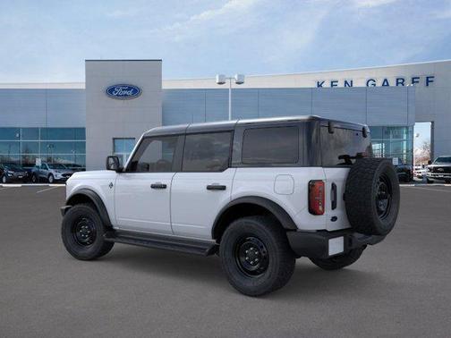 Oxford White 2026 Ford Bronco Outer Banks