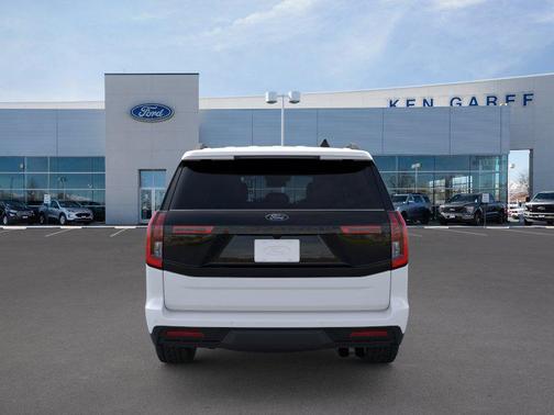 Oxford White 2026 Ford Expedition Tremor