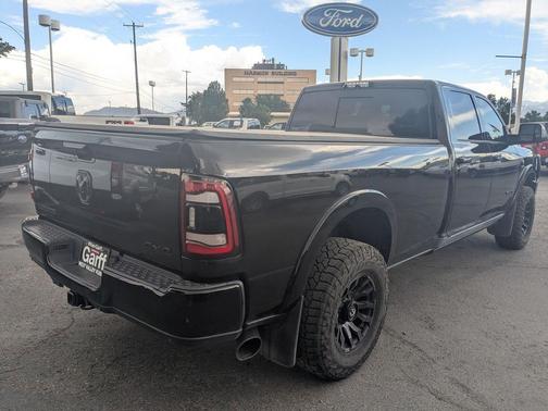 Diamond Black Crystal Pearlcoat 2020 RAM 3500 Laramie