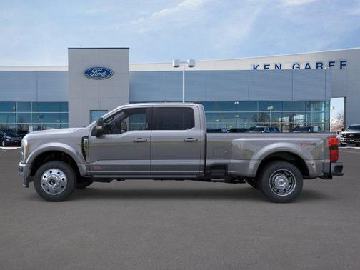 Carbonized Gray Metallic 2026 Ford F-450 Lariat
