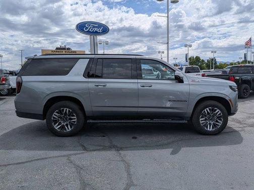 Sterling Gray Metallic 2025 Chevrolet Suburban Z71