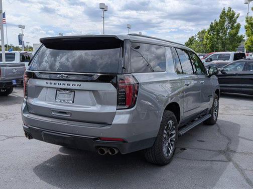 Sterling Gray Metallic 2025 Chevrolet Suburban Z71