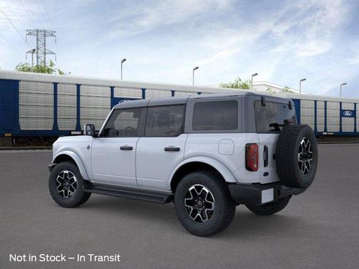 Oxford White 2026 Ford Bronco Outer Banks