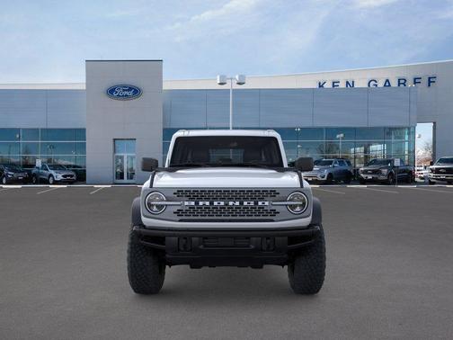 Oxford White 2026 Ford Bronco Badlands