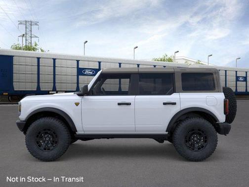 Oxford White 2026 Ford Bronco Badlands