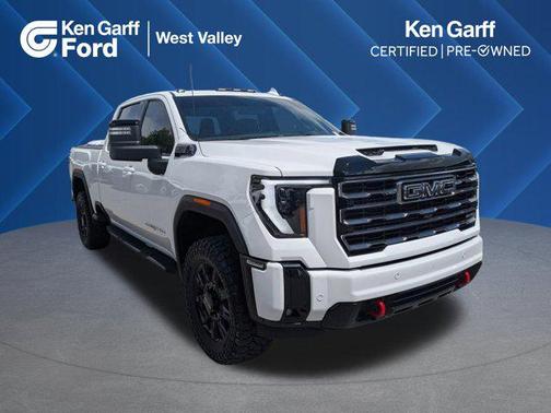 Summit White 2025 GMC Sierra 3500 AT4