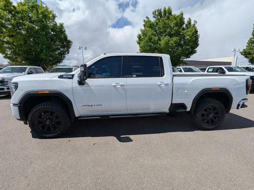 Summit White 2025 GMC Sierra 3500 AT4