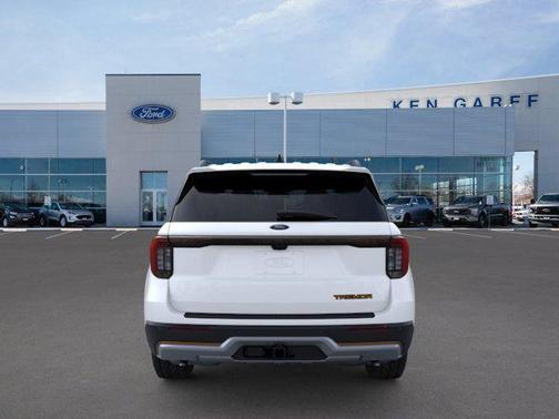 Star White Metallic Tri-Coat 2026 Ford Explorer Tremor