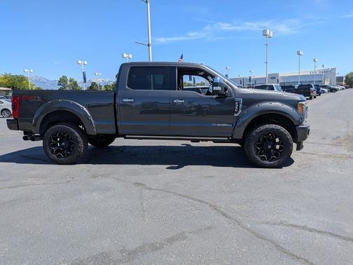 Magnetic Metallic 2018 Ford F-350 Platinum