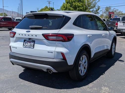 Oxford White 2025 Ford Escape Active