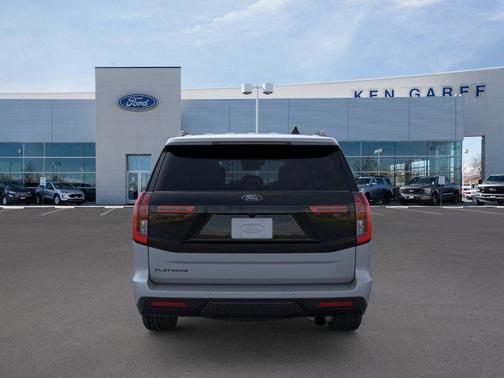 Glacier Gray Metallic Tri-Coat 2026 Ford Expedition Platinum