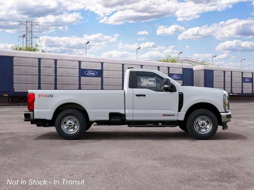 Oxford White 2027 Ford F-350 XL