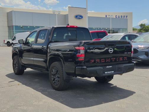 Super Black 2023 Nissan Frontier SV