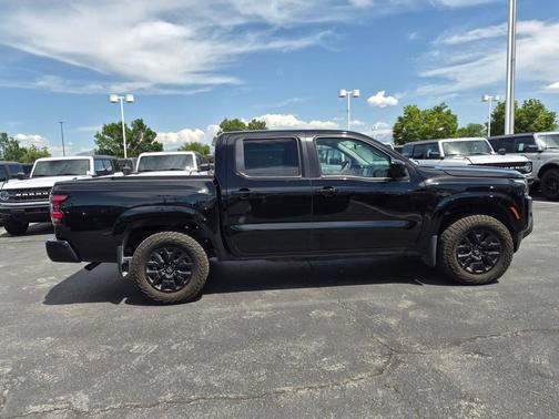 Super Black 2023 Nissan Frontier SV