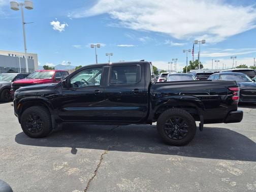 Super Black 2023 Nissan Frontier SV