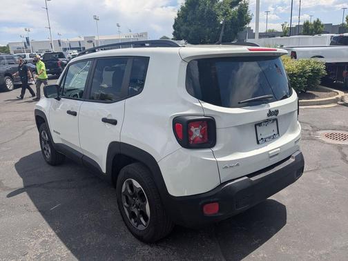 Alpine White 2018 Jeep Renegade Sport