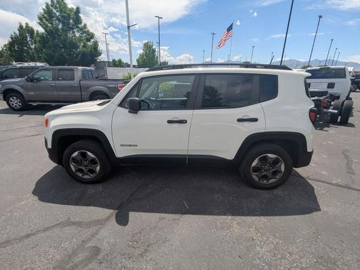 Alpine White 2018 Jeep Renegade Sport
