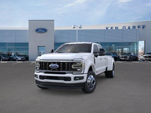 Star White Metallic Tri-Coat 2026 Ford F-450 Platinum