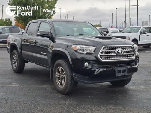 Black 2017 Toyota Tacoma SR5