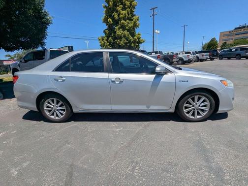 Classic Silver Metallic 2013 Toyota Camry Hybrid LE