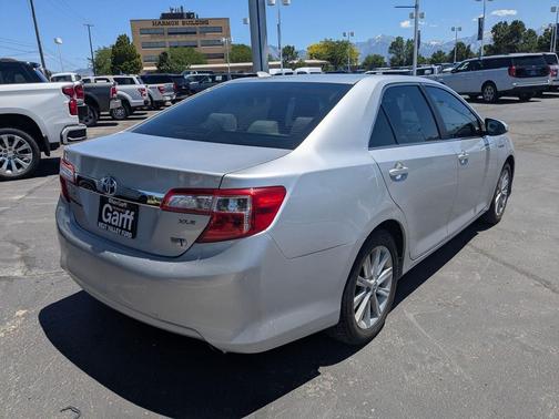 Classic Silver Metallic 2013 Toyota Camry Hybrid LE