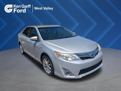 Classic Silver Metallic 2013 Toyota Camry Hybrid LE