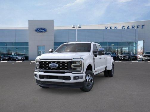 Star White Metallic Tri-Coat 2026 Ford F-350 Platinum