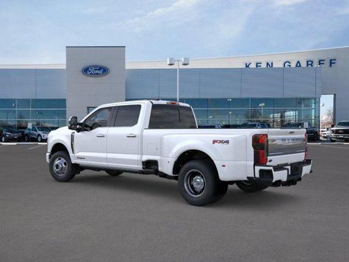 Star White Metallic Tri-Coat 2026 Ford F-350 Platinum