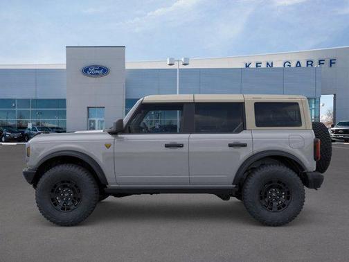 Avalanche Gray 2026 Ford Bronco Badlands