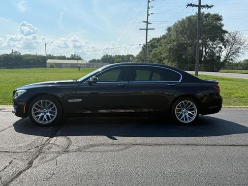 2013 BMW 750 i xDrive
