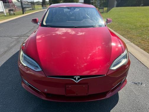 2016 Tesla Model S 70D