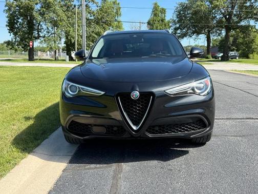 Vulcano Black Metallic 2018 Alfa Romeo Stelvio Ti