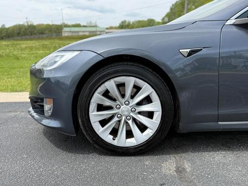 Gray 2017 Tesla Model S 75D