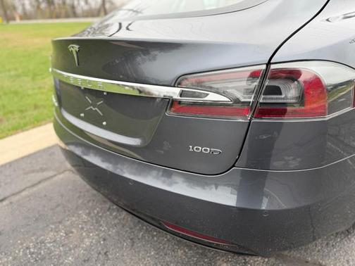 Gray 2017 Tesla Model S 75D