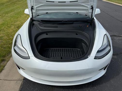 White 2020 Tesla Model 3 Standard Range Plus